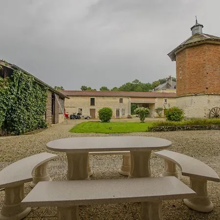 Du Chateau De *